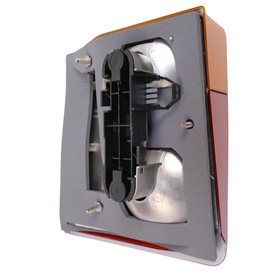LAMPA TYL W KLAPIE RR P38 DO 99 PRAWA AMR4724GEN