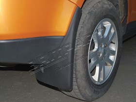 CHLAPACZ FREELANDER 2 TYL (PARA) LR003322