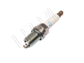 SWIECA ZAPLONOWA 4.4 V8 DISCO 3 / RR SP
 LR005253GEN