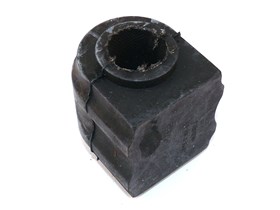 GUMA ZAMOCOWANIA STABILIZATORA TYL - DIS LR015336