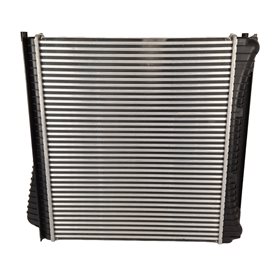 CHLODNICA INTERCOOLER 3,0 V6 DIESEL DISC LR015603EUROSPARE
