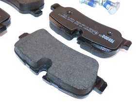 KLOCKI HAMULCOWE TYL - DISCOVERY 3 / RR LR021316FERODO