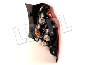 LAMPA TYL W BLOTNIKU LEWA FREELANDER 2 O LR023971GEN
