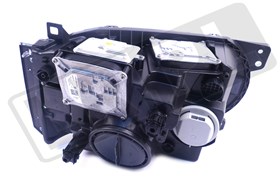 LAMPA XENON PRAWA RR L322 LR026140G