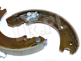 SZCZĘKI HAMULCA RĘCZNEGO - DISCOVERY 3 / LR031947FERODO