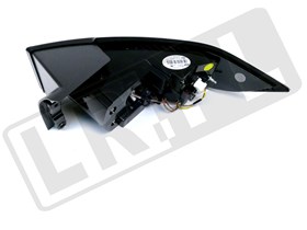 LAMPA TYL W BLOTNIKU RR EVOQUE LEWA LR074813GEN