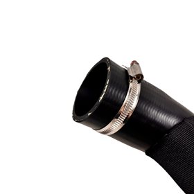 PRZEWOD POWIETRZA INTERCOOLER TURBO LR076845EUROSPARE