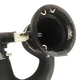 PRZEWOD POWIETRZA INTERCOOLER - PRZEPUST LR117093GEN