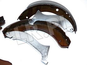 SZCZEKI HAMULCOWE TYL - FREELANDER DO 20 SFS000061TRW