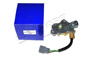 PRZELACZNIK BIEGOW PRZY SKRZYNI AUTOMAT STC4452G