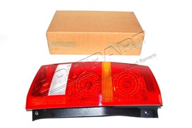 LAMPA TYL W BLOTNIKU LEWA - DISCOVERY 3 XFB000573G