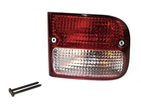 LAMPA TYL W ZDERZAKU FREELANDER OD 2004 XFB500190