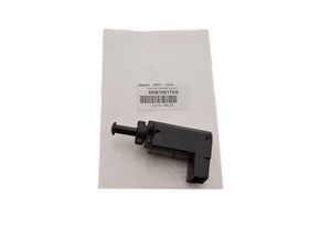 PRZELACZNIK SWIATEL STOP PRZY PEDALE FRE XKB100170G