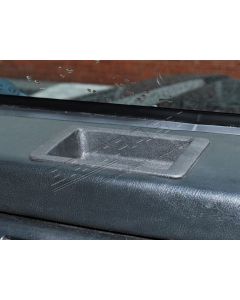 Schowek na monety w desce rozdzielczej Defender - DA2610