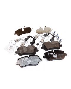 Klocki hamulcowe tył Discovery 5 / RR L405 5,0 V8 OHC SGDI NA / 3,0 V6 benzyna / 3,0 TD V6 diesel / RR Sport od 2014 3,0 V6 benzyna / 3,0 TD V6 diesel  - LR108260GEN