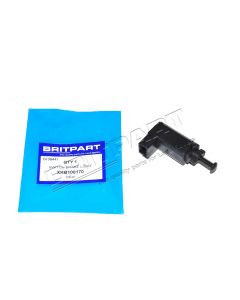 Przełącznik świateł stop przy pedale Freelander od 2001 (VIN: 1A000001) do 2001 (VIN: 1A326956) / Discovery II / RR P38 - XKB100170G